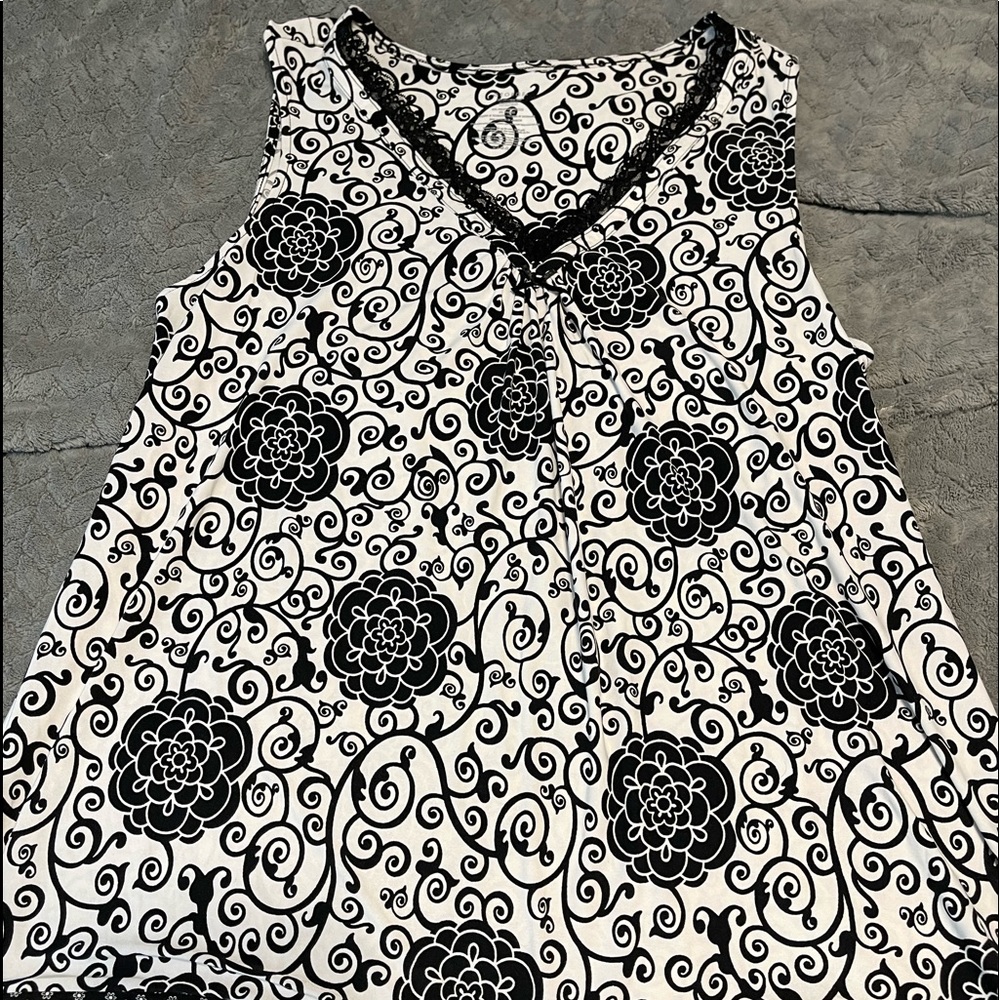 George Black and White Lace Pajama Top. New Without Tags. Size 2X